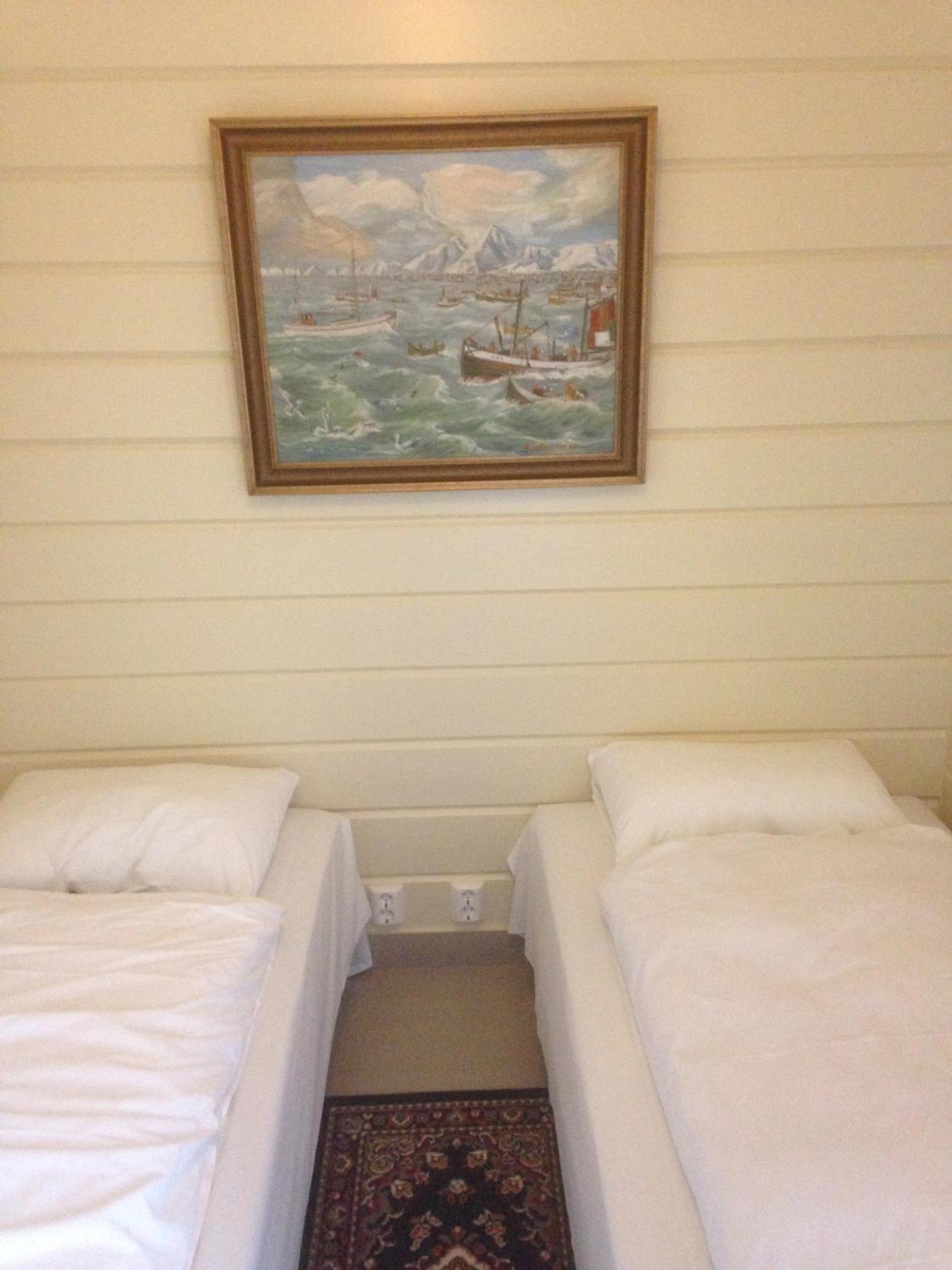 Kabelvag Feriehus & Camping Room photo